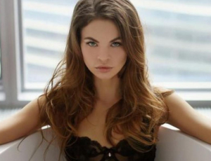 ONLYFANS-MODELL FERNARBEIT ZU HAUSE